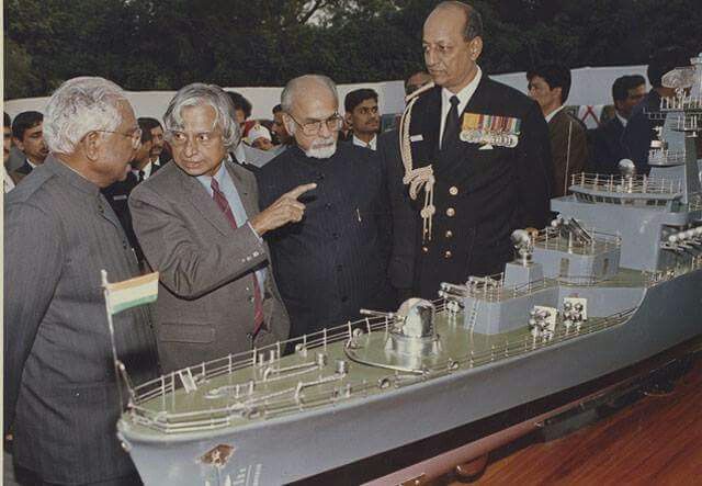 Kalam receiving Bharat Ratna
